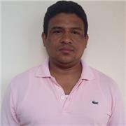 profesor de matematicas que impartira clases a jovenes y adultos que deseen fortalecer sus conocimientos en matematicas